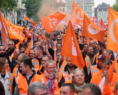 Countrywide Strike Movement Witnesses Hundreds of Thousands Marching In France